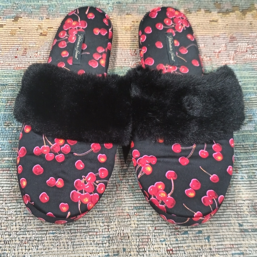 Victoria's Secret Cherry Slippers Size Large - Picture 2 of 4
